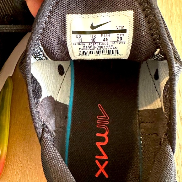 Men’s Nike Air Sneaker - Picture 4 of 7